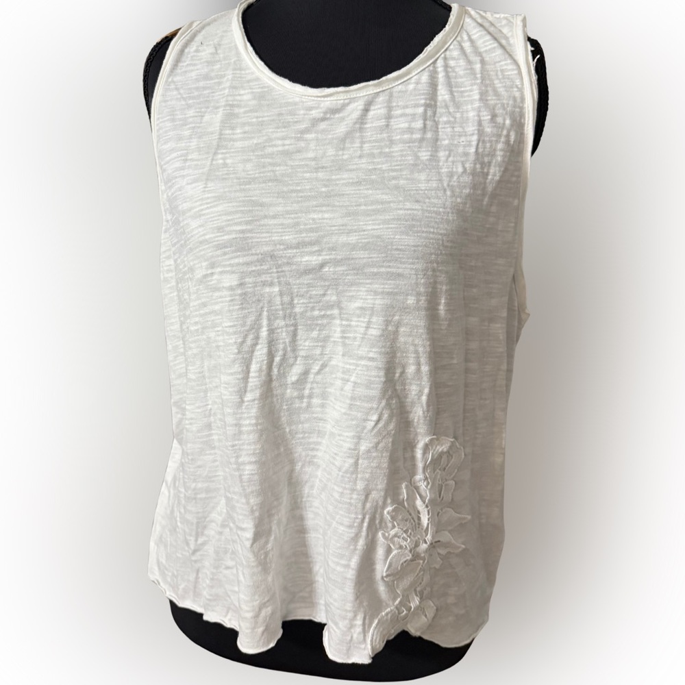 dELiA*s White Tank Top with Floral‎ Accent